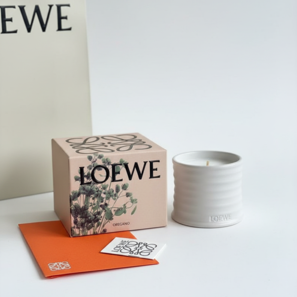 Petite Bougie Parfumée "Origan" LOEWE