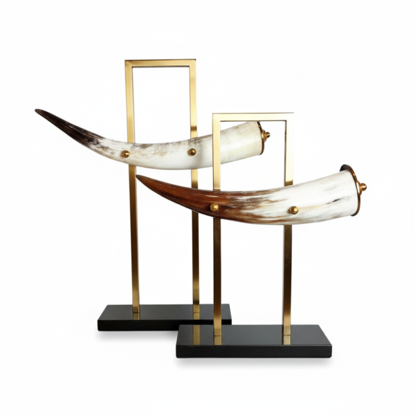 Sculpture Décorative “Élégance de Corne”