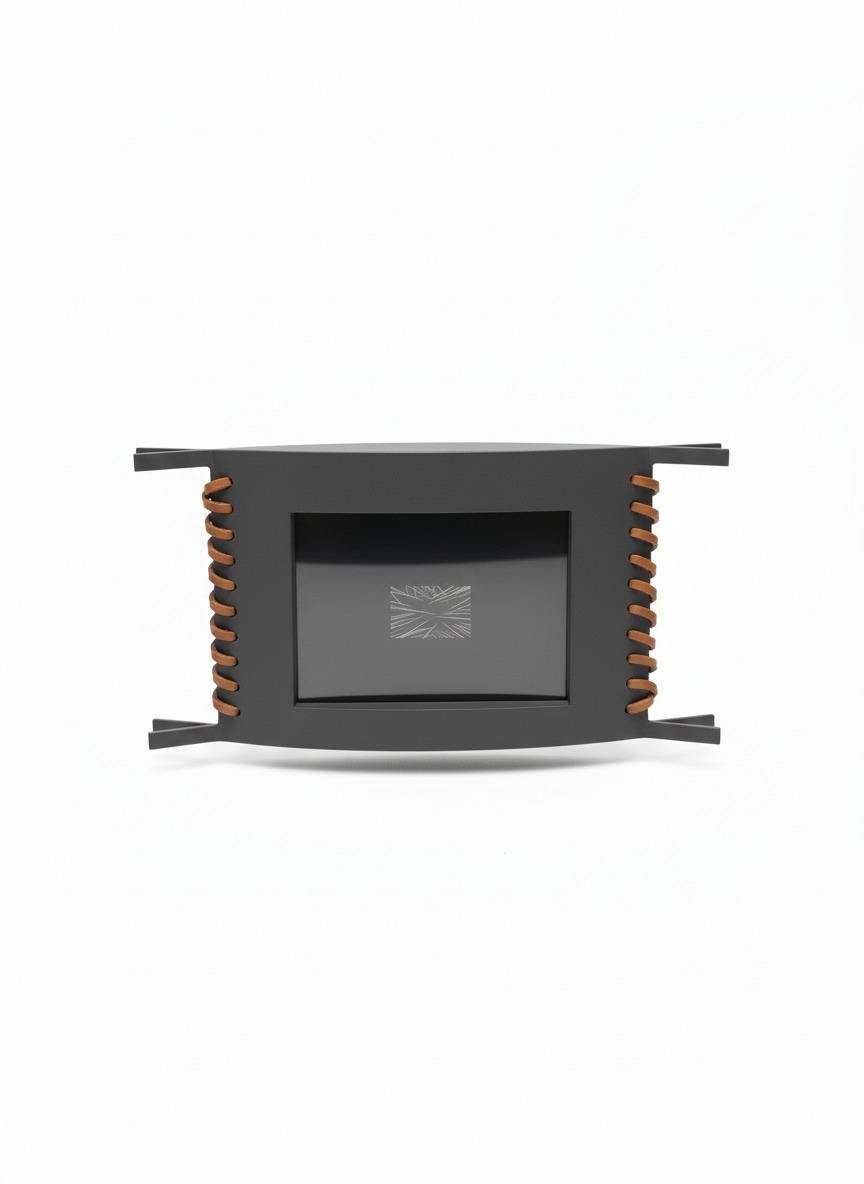 productcf76543c-55ed-4dd0-a28d-9567765c4bd7 Axis Lacé – Image 1